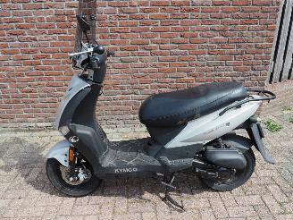 Unfall Kfz Roller Kymco  Agility fat 12 Fr L 2020/9