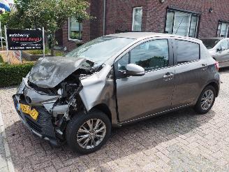 uszkodzony samochody osobowe Toyota Yaris 1.5 VVT-i Dynamic 2019/10