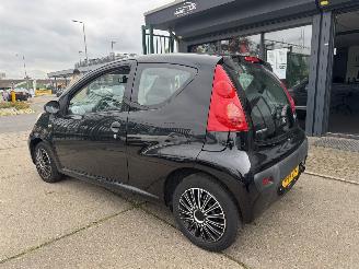 Peugeot 107 1.0 AIRCO picture 5
