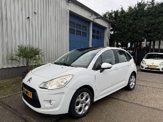 Vaurioauto  passenger cars Citroën C3 1.4 54KW AIRCO 2010/9