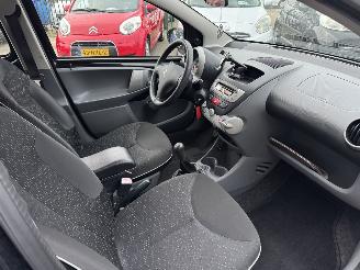 Peugeot 107 1.0 12V AIRCO 5-DEURS picture 9