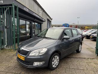 krockskadad bil auto Skoda Fabia 1.2 TSI AIRCO 2011/1