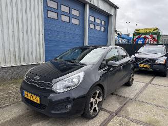 damaged passenger cars Kia Rio 1.2 63KW AIRCO 2012/4