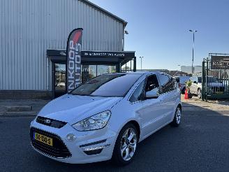damaged passenger cars Ford S-Max 2.0 Turbo 176kw S-edition Automaat 7 persoons 2011/2
