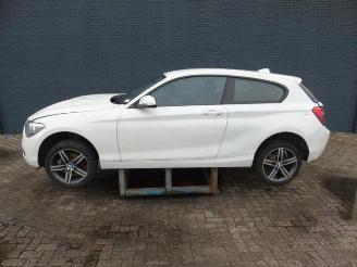 Coche siniestrado BMW 1-serie 1 serie (F21), Hatchback 3-drs, 2011 / 2019 116i 1.6 16V 2013/6