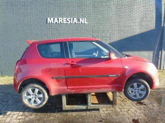 Coche siniestrado Suzuki Swift Swift (ZA/ZC/ZD1/2/3/9), Hatchback, 2005 / 2011 1.3 VVT 16V 2009/9