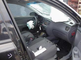 Kia Rio Rio II (DE), Hatchback, 2005 / 2011 1.4 16V picture 5