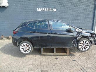 Vrakbiler auto Opel Astra Astra K, Hatchback 5-drs, 2015 / 2022 1.0 Turbo 12V 2018/6