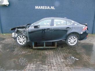 Salvage car Lexus IS IS (E3), Sedan, 2013 300h 2.5 16V 2016/9