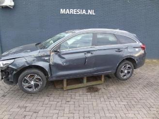Auto da rottamare Hyundai I-30 i30 Wagon (PDEF5), Combi, 2017 1.5 T-GDI 16V Hybrid 48V 2022/1