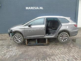 Salvage car Seat Leon Leon ST (5FF), Combi 5-drs, 2012 / 2020 1.6 TDI 16V 2015/11
