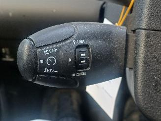 Peugeot 308 1.6 VTi XS picture 8