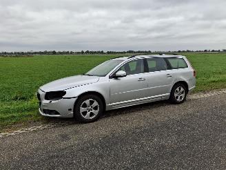 Auto incidentate Volvo V-70  2010/4