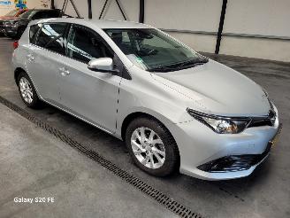 damaged passenger cars Toyota Auris 1.2T 85-KW 6-Bak Aspiration 5drs 2017/5