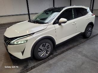 krockskadad bil auto Nissan Qashqai 1.3 MHEV 103-KW 6-Bak Acenta Panoramadak 2021/11