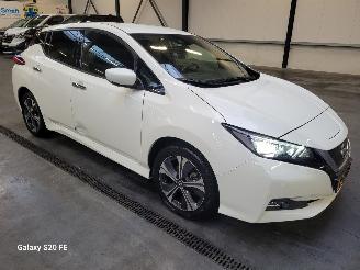 Vaurioauto  passenger cars Nissan Leaf 160-KW 62kwh Automaat 5drs N-Connecta 2022/3