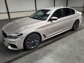 krockskadad bil auto BMW 5-serie 530e Limo 185-KW Automaat Sport-Line Plug-In 2019/3