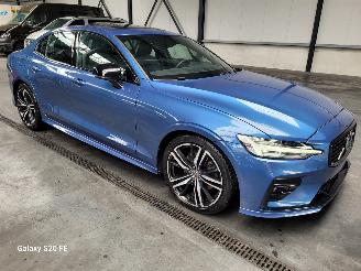 Voiture accidenté Volvo S-60 2.0 B4 145-KW Automaat R-DESIGN Panoramadak 2023/3