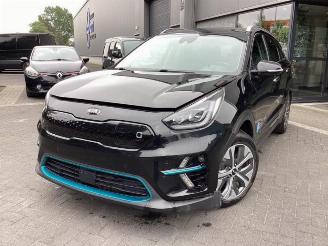 Coche siniestrado Kia Niro Niro I (DE), SUV, 2016 / 2022 E-Niro 64 kWh 2019/6