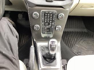 Volvo V-40 1.6 D2 Summum picture 14