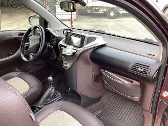 Toyota iQ  picture 12