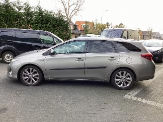 Toyota Auris 1.8 Touring Hybride picture 9