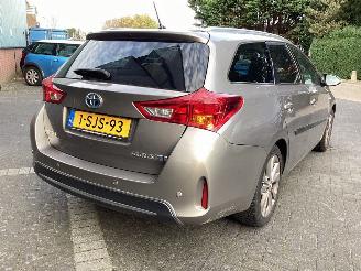 Toyota Auris 1.8 Touring Hybride picture 6