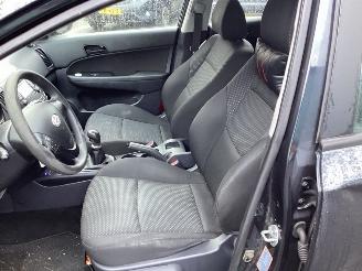 Hyundai I-30  picture 10