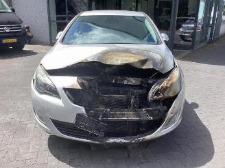 Opel Astra Astra J (PC6/PD6/PE6/PF6), Hatchback 5-drs, 2009 / 2015 1.4 Turbo 16V picture 2