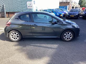 Peugeot 208 1.2 Vti Active picture 4