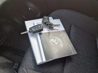 Toyota Hilux 2.4 D-4D Double Cab Professional picture 24