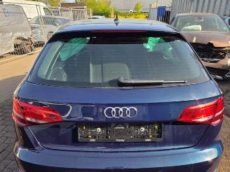 Coche siniestrado Audi A3 A3 Sportback (8VA/8VF), Hatchback 5-drs, 2012 / 2020 1.0 30 TFSI 12V 2020/1