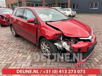 Vrakbiler auto Toyota Auris Auris (E18), Hatchback 5-drs, 2012 / 2019 1.8 16V Hybrid 2016/6