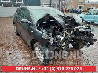 Coche siniestrado Kia Cee d Ceed Sportswagon (CDF), Combi 5-drs, 2018 1.4i 16V 2019