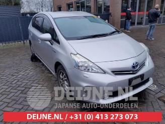 Vrakbiler auto Toyota Prius Plus Prius Plus (ZVW4), MPV, 2011 1.8 Hybrid 16V 2013/7