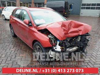 Coche siniestrado Hyundai I-30 i30 Wagon (PDEF5), Combi, 2017 1.0 T-GDI 12V 2021/3