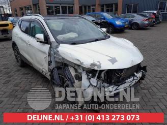 Coche siniestrado Nissan Qashqai Qashqai (J11), SUV, 2013 1.6 dCi 2015