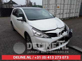 Salvage car Toyota Verso Verso, MPV, 2009 / 2018 2.0 16V D-4D-F 2013