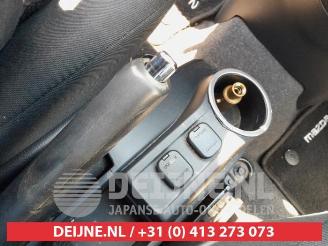 Mazda 2 2 (DE), Hatchback, 2007 / 2015 1.3 16V S-VT picture 21