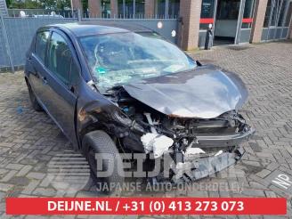 Salvage car Toyota Yaris Yaris III (P13), Hatchback, 2010 / 2020 1.0 12V VVT-i 2012/3
