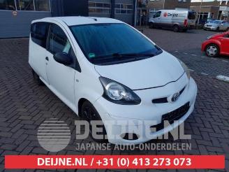 Uttjänta bilar auto Toyota Aygo Aygo (B10), Hatchback, 2005 / 2014 1.0 12V VVT-i 2011/4