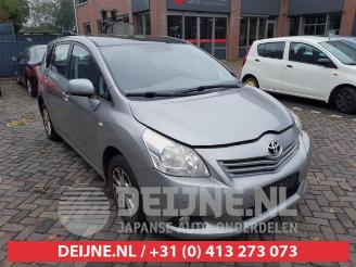 Vrakbiler auto Toyota Verso Verso, MPV, 2009 / 2018 1.8 16V VVT-i 2011/8