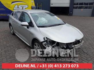 Vrakbiler auto Suzuki Swace Swace, Combi 5-drs, 2020 1.8 16V Hybrid 2022/3