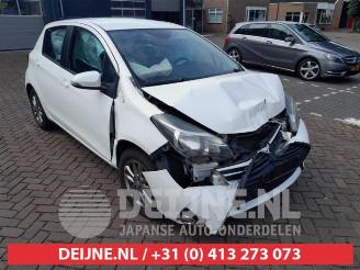 Vrakbiler auto Toyota Yaris Yaris III (P13), Hatchback, 2010 / 2020 1.0 12V VVT-i 2016/5