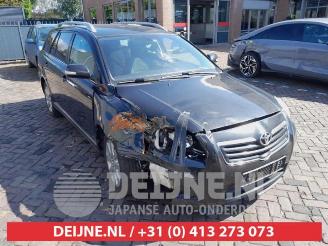 Vrakbiler auto Toyota Avensis Avensis Wagon (T25/B1E), Combi, 2003 / 2008 1.8 16V VVT-i 2007/10