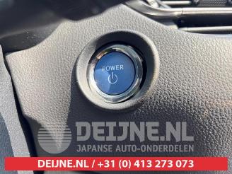 Toyota C-HR C-HR (X1,X5), SUV, 2016 1.8 16V Hybrid picture 17