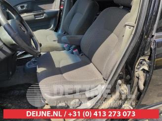 Kia Carens Carens I (FC/FJ), MPV, 2000 / 2007 2.0 CRDI 16V picture 17