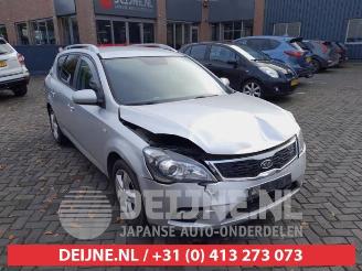 Salvage car Kia Cee d Cee'd Sporty Wagon (EDF), Combi, 2007 / 2012 1.4 16V 2009/11