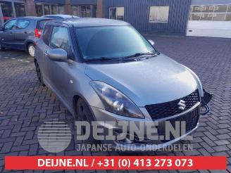Coche siniestrado Suzuki Swift Swift (ZA/ZC/ZD), Hatchback, 2010 / 2017 1.6 Sport VVT 16V 2012/11