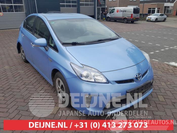 Toyota Prius Prius (ZVW3), Hatchback, 2009 / 2016 1.8 16V Plug-in